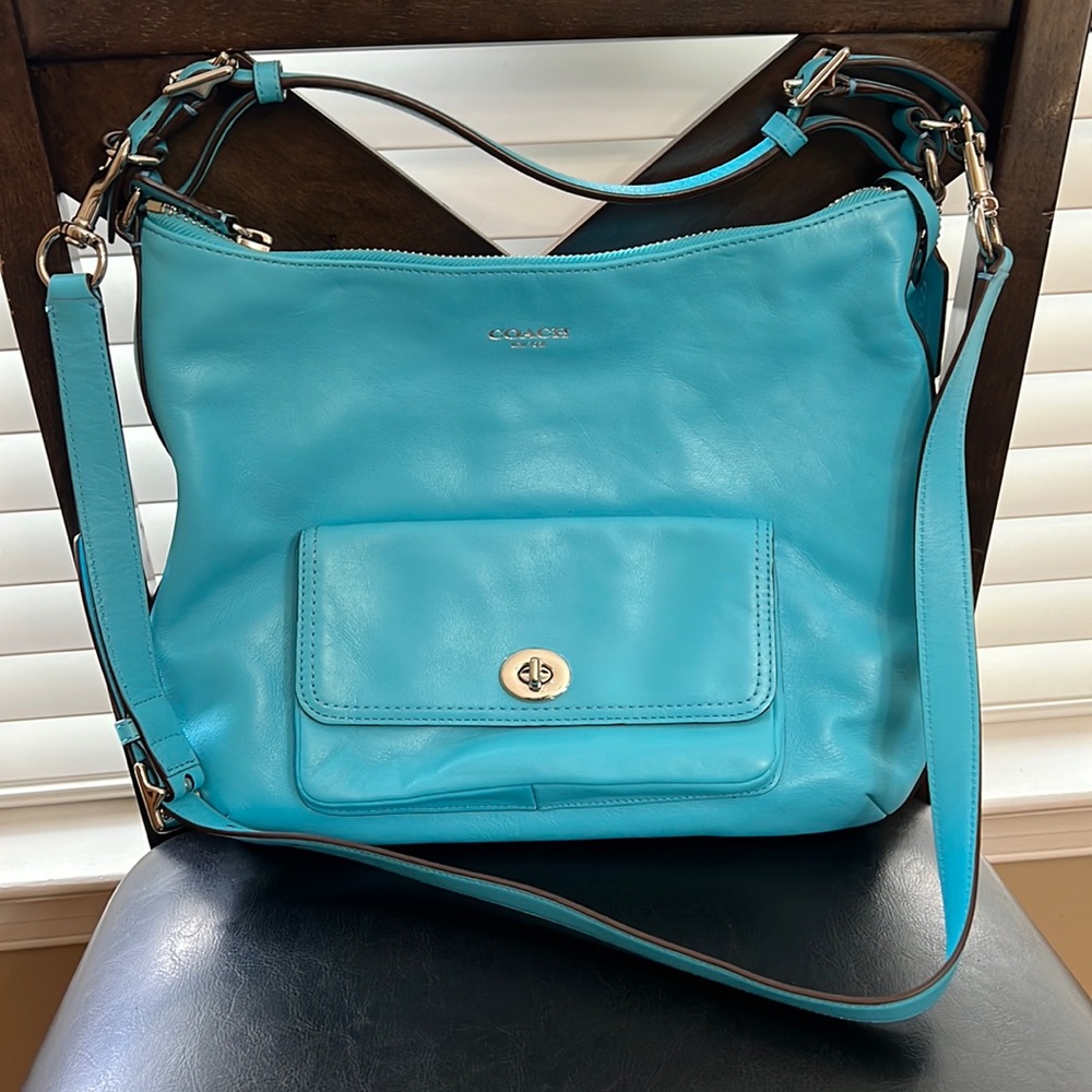 Coach, SV/ Robin Leather Shoulder Bag w/ Shoulder Strap & Dust Bag